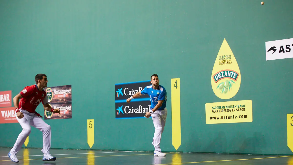 Partido de pelota de la semifinal del Masters Caixabank de parejas entre Ezkurdia-Mariezkurrena II y Jaka-Zabaleta celebrado en el Navarra Arena de Pamplona. IÑIGO ALZUGARAY