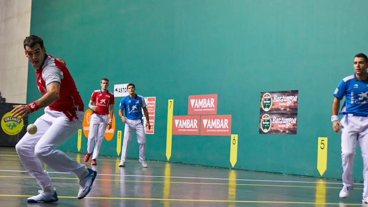 Partido de pelota de la semifinal del Masters Caixabank de parejas entre Ezkurdia-Mariezkurrena II y Jaka-Zabaleta celebrado en el Navarra Arena de Pamplona. IÑIGO ALZUGARAY