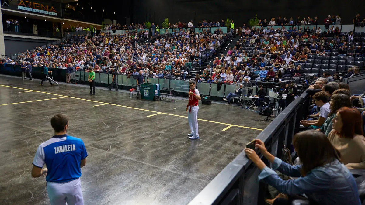Partido de pelota de la semifinal del Masters Caixabank de parejas entre Ezkurdia-Mariezkurrena II y Jaka-Zabaleta celebrado en el Navarra Arena de Pamplona. IÑIGO ALZUGARAY