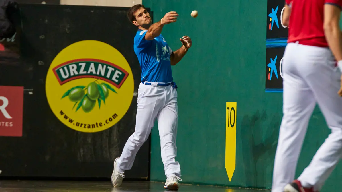 Partido de pelota de la semifinal del Masters Caixabank de parejas entre Ezkurdia-Mariezkurrena II y Jaka-Zabaleta celebrado en el Navarra Arena de Pamplona. IÑIGO ALZUGARAY