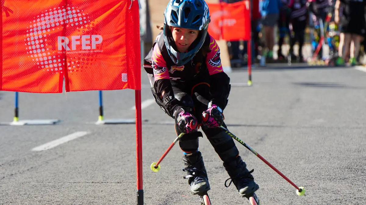 III Trofeo ciudad de Pamplona y Campeonato de España Combinada de patinaje Alpino en línea en la avenida Juan Pablo II de Pamplona. IÑIGO ALZUGARAY