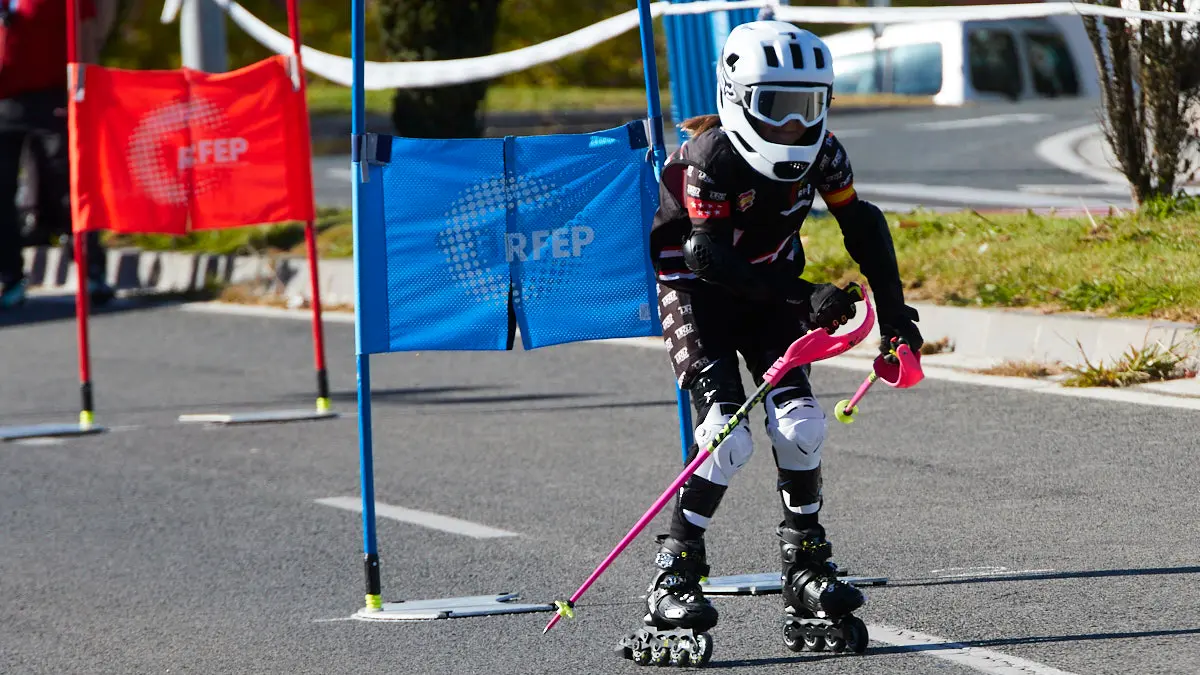 III Trofeo ciudad de Pamplona y Campeonato de España Combinada de patinaje Alpino en línea en la avenida Juan Pablo II de Pamplona. IÑIGO ALZUGARAY
