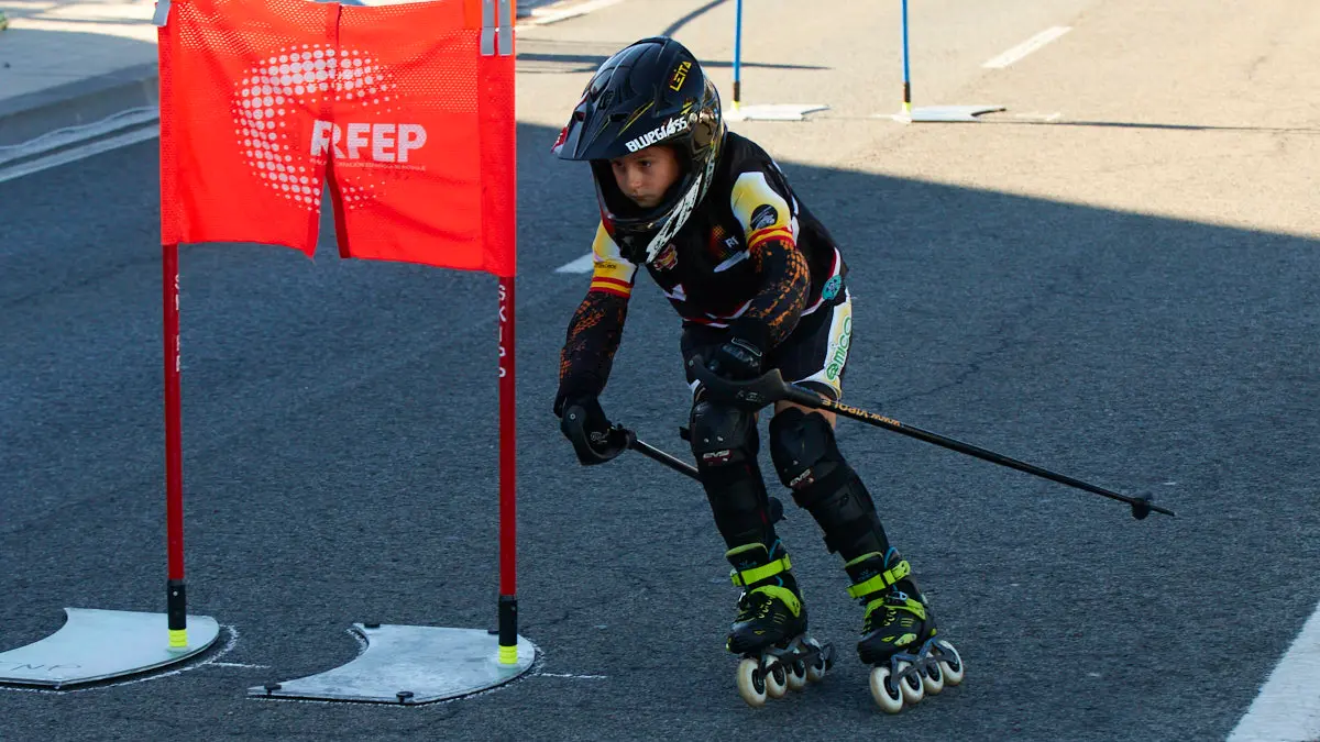 III Trofeo ciudad de Pamplona y Campeonato de España Combinada de patinaje Alpino en línea en la avenida Juan Pablo II de Pamplona. IÑIGO ALZUGARAY