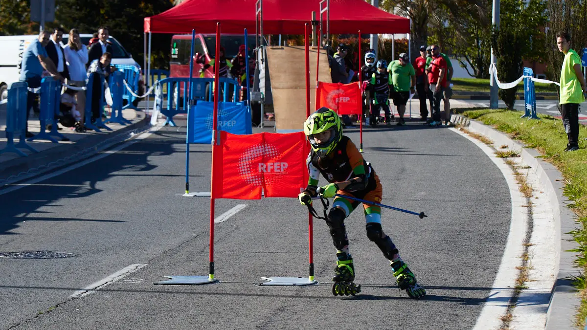 III Trofeo ciudad de Pamplona y Campeonato de España Combinada de patinaje Alpino en línea en la avenida Juan Pablo II de Pamplona. IÑIGO ALZUGARAY