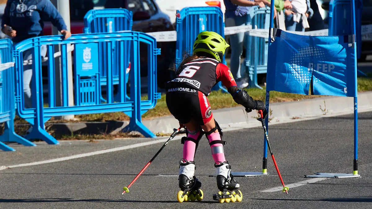 III Trofeo ciudad de Pamplona y Campeonato de España Combinada de patinaje Alpino en línea en la avenida Juan Pablo II de Pamplona. IÑIGO ALZUGARAY