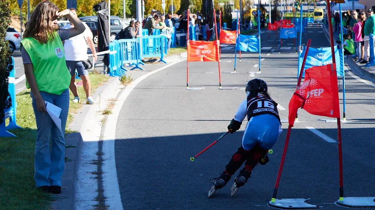 III Trofeo ciudad de Pamplona y Campeonato de España Combinada de patinaje Alpino en línea en la avenida Juan Pablo II de Pamplona. IÑIGO ALZUGARAY