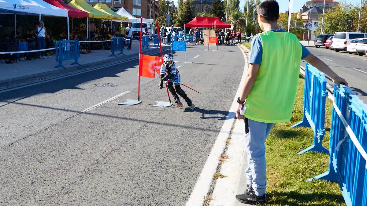 III Trofeo ciudad de Pamplona y Campeonato de España Combinada de patinaje Alpino en línea en la avenida Juan Pablo II de Pamplona. IÑIGO ALZUGARAY