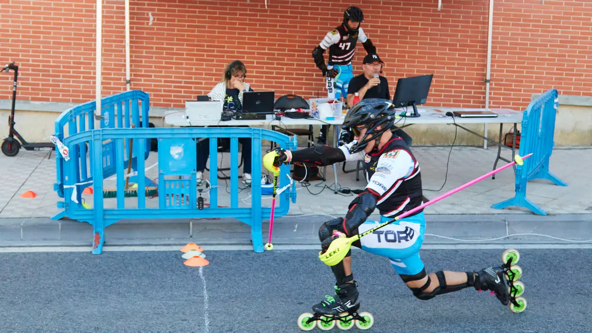 III Trofeo ciudad de Pamplona y Campeonato de España Combinada de patinaje Alpino en línea en la avenida Juan Pablo II de Pamplona. IÑIGO ALZUGARAY