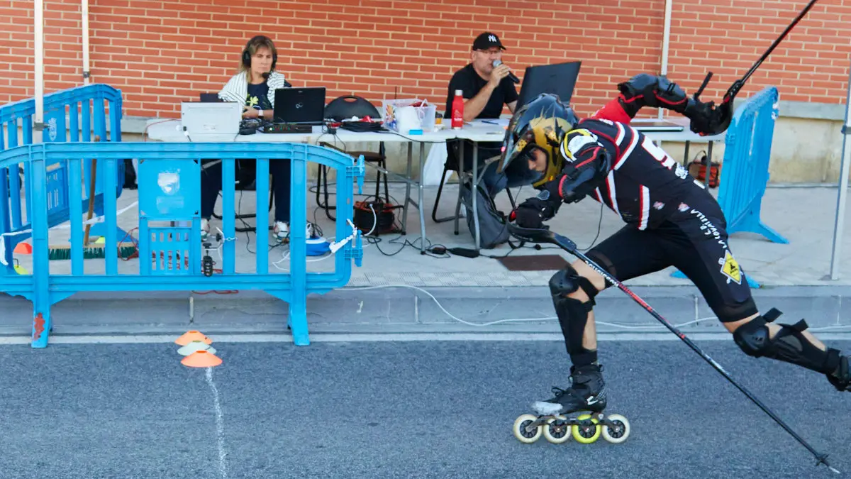 III Trofeo ciudad de Pamplona y Campeonato de España Combinada de patinaje Alpino en línea en la avenida Juan Pablo II de Pamplona. IÑIGO ALZUGARAY