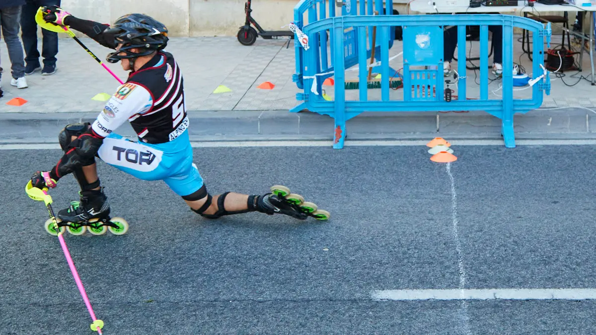 III Trofeo ciudad de Pamplona y Campeonato de España Combinada de patinaje Alpino en línea en la avenida Juan Pablo II de Pamplona. IÑIGO ALZUGARAY