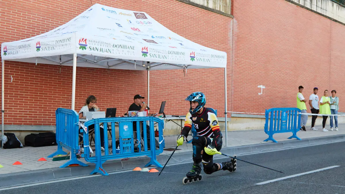 III Trofeo ciudad de Pamplona y Campeonato de España Combinada de patinaje Alpino en línea en la avenida Juan Pablo II de Pamplona. IÑIGO ALZUGARAY