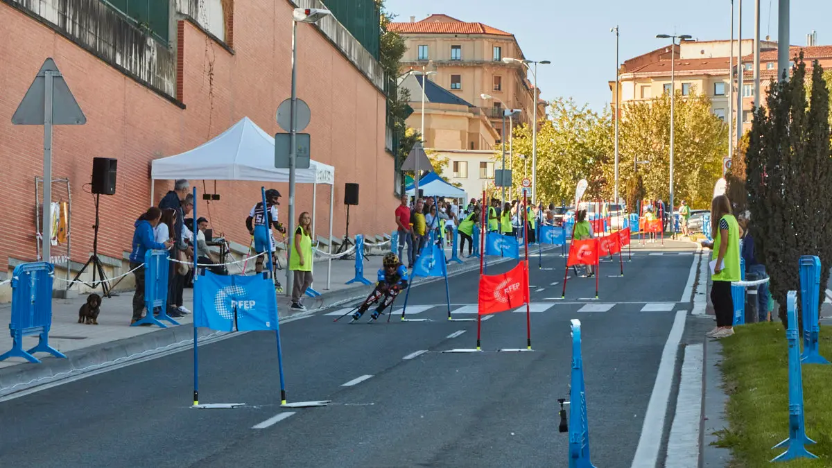 III Trofeo ciudad de Pamplona y Campeonato de España Combinada de patinaje Alpino en línea en la avenida Juan Pablo II de Pamplona. IÑIGO ALZUGARAY