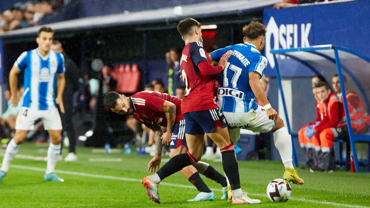 Partido de La Liga Santander entre CA Osasuna y RCD Espanyol disputado en el estadio de El Sadar. IÑIGO ALZUGARAY