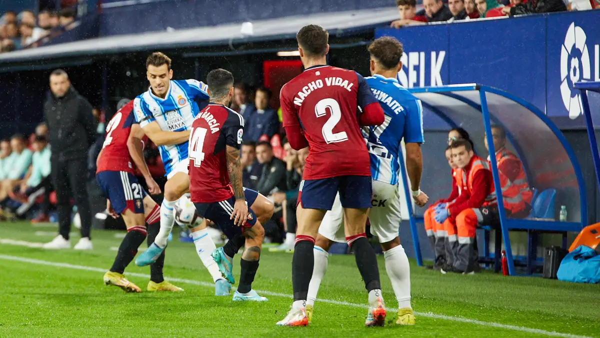 Partido de La Liga Santander entre CA Osasuna y RCD Espanyol disputado en el estadio de El Sadar. IÑIGO ALZUGARAY
