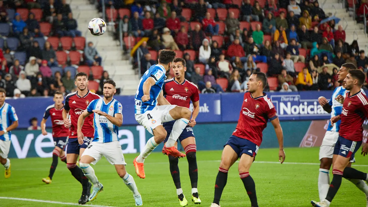 Partido de La Liga Santander entre CA Osasuna y RCD Espanyol disputado en el estadio de El Sadar. IÑIGO ALZUGARAY