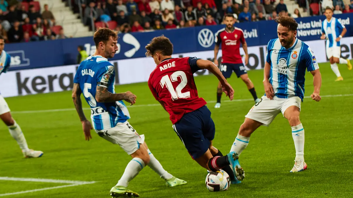 Partido de La Liga Santander entre CA Osasuna y RCD Espanyol disputado en el estadio de El Sadar. IÑIGO ALZUGARAY