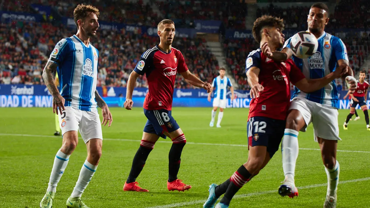 Partido de La Liga Santander entre CA Osasuna y RCD Espanyol disputado en el estadio de El Sadar. IÑIGO ALZUGARAY