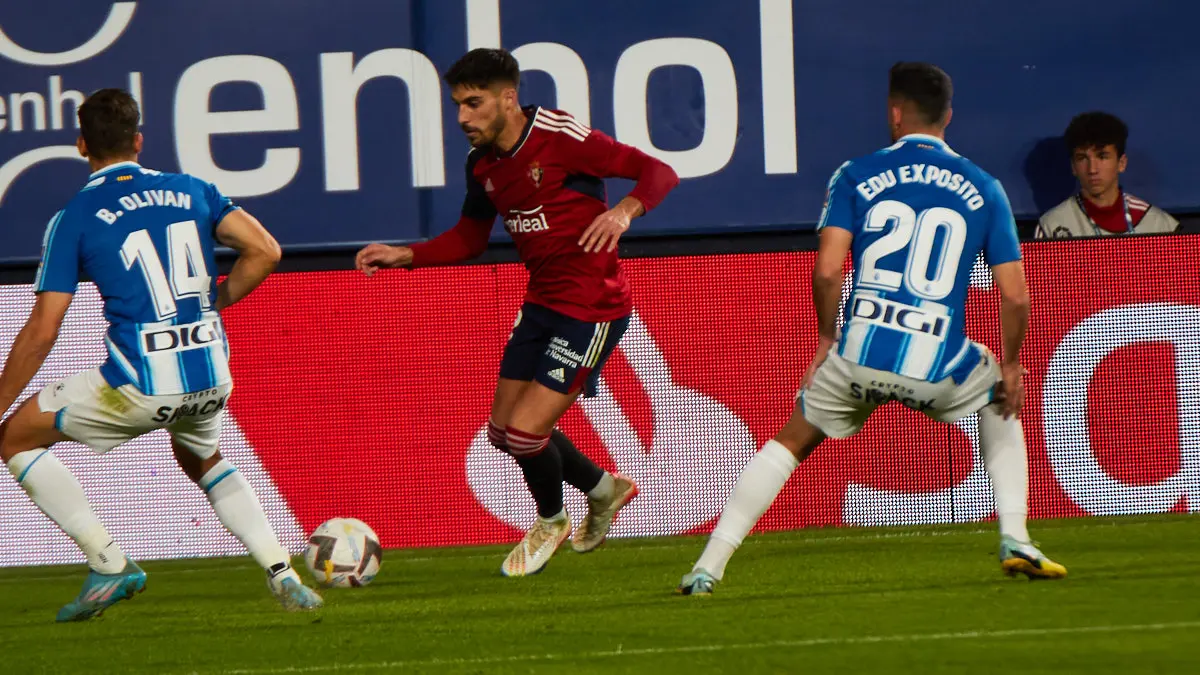 Partido de La Liga Santander entre CA Osasuna y RCD Espanyol disputado en el estadio de El Sadar. IÑIGO ALZUGARAY