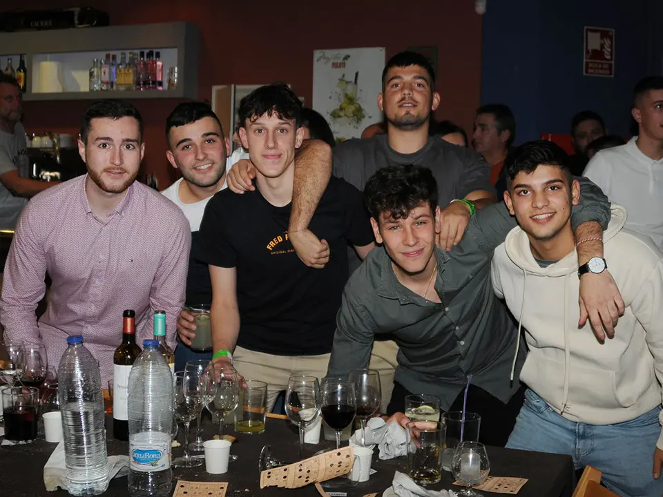 Los socios de la Sociedad Previsión de Caparroso honraron este sábado a su patrón San Andrés. AMAYA LUQUI (4)