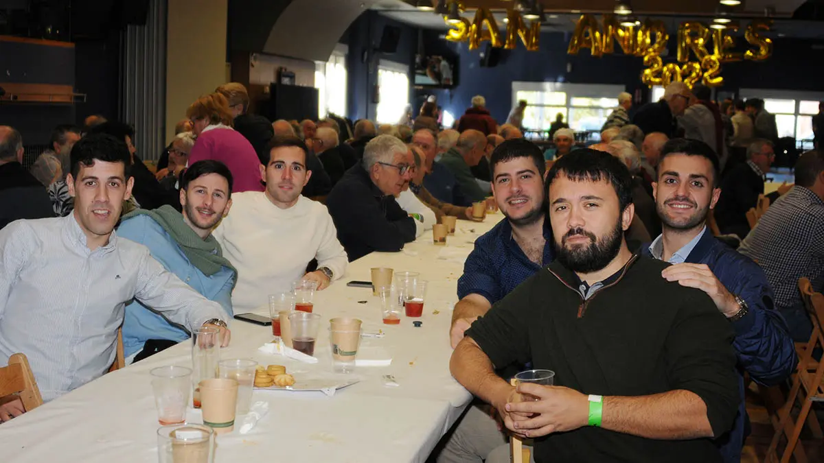 Los socios de la Sociedad Previsión de Caparroso honraron este sábado a su patrón San Andrés. AMAYA LUQUI (11)