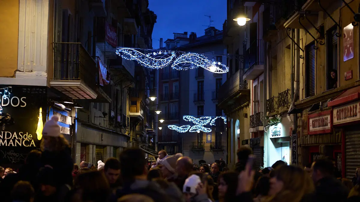 Encendido de la iluminación navideña 2022 en Pamplona. PABLO LASAOSA