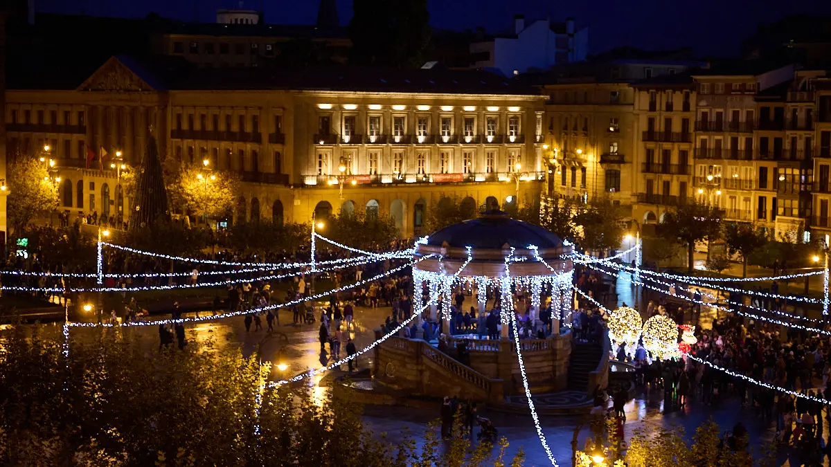 Encendido de la iluminación navideña 2022 en Pamplona. PABLO LASAOSA