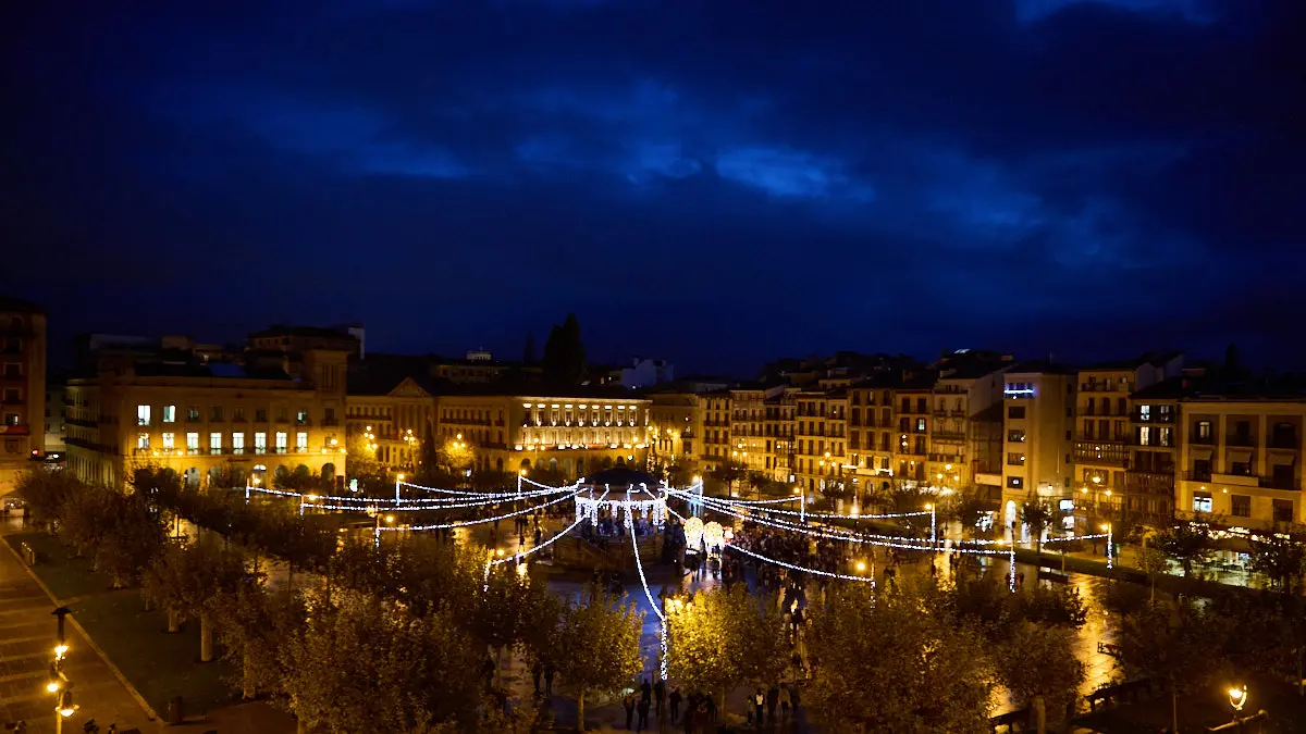 Encendido de la iluminación navideña 2022 en Pamplona. PABLO LASAOSA