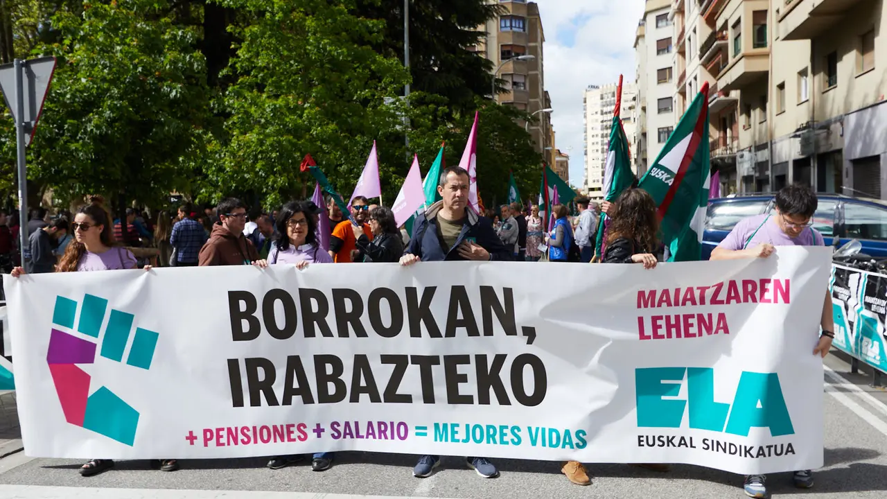 Manifestación de ELA, con el lema 'Borrokan, irabazteko (En la lucha, para ganar)', con motivo del 1º de mayo. IÑIGO ALZUGARAY