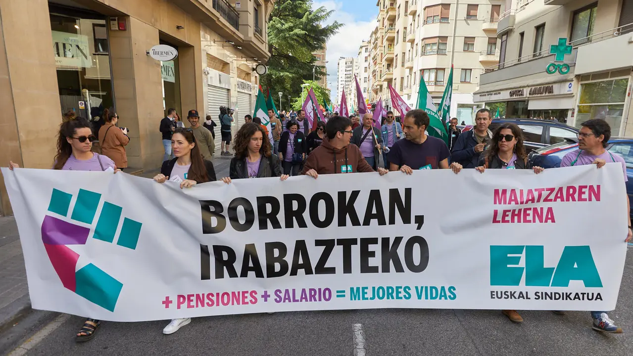 Manifestación de ELA, con el lema 'Borrokan, irabazteko (En la lucha, para ganar)', con motivo del 1º de mayo. IÑIGO ALZUGARAY