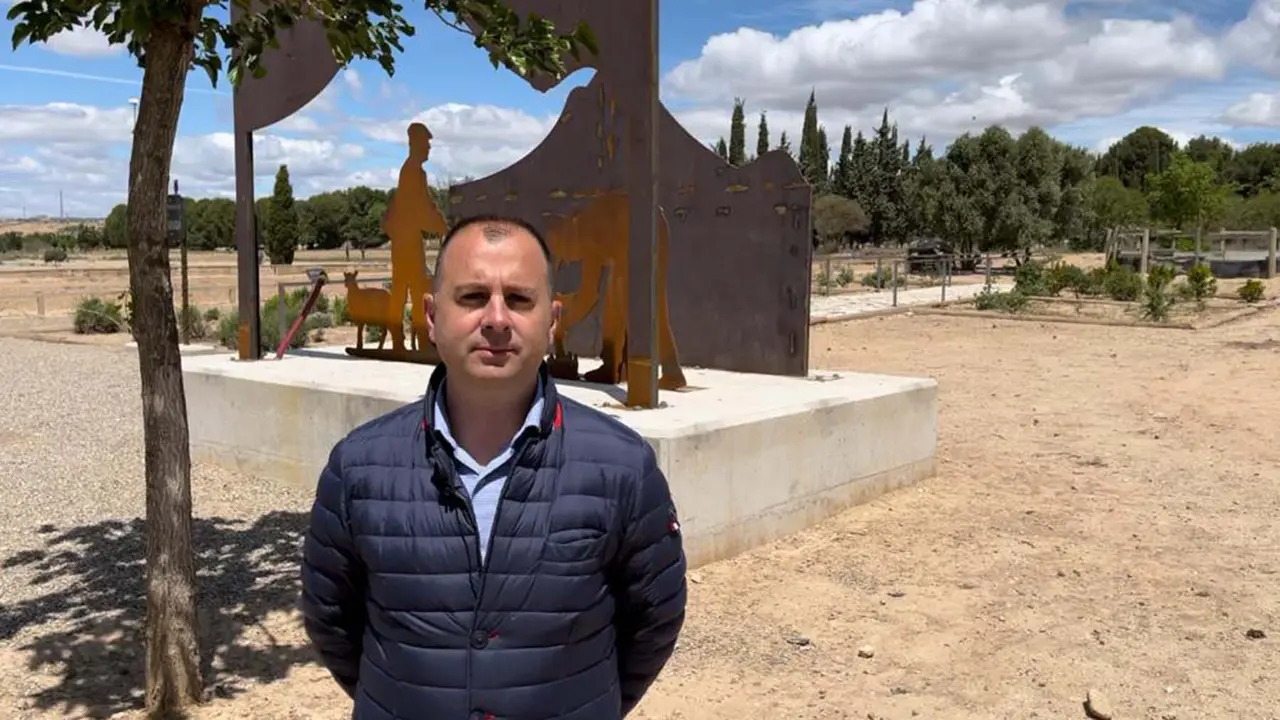 Sergio Vitas, alcalde de Fusti&ntilde;ana.