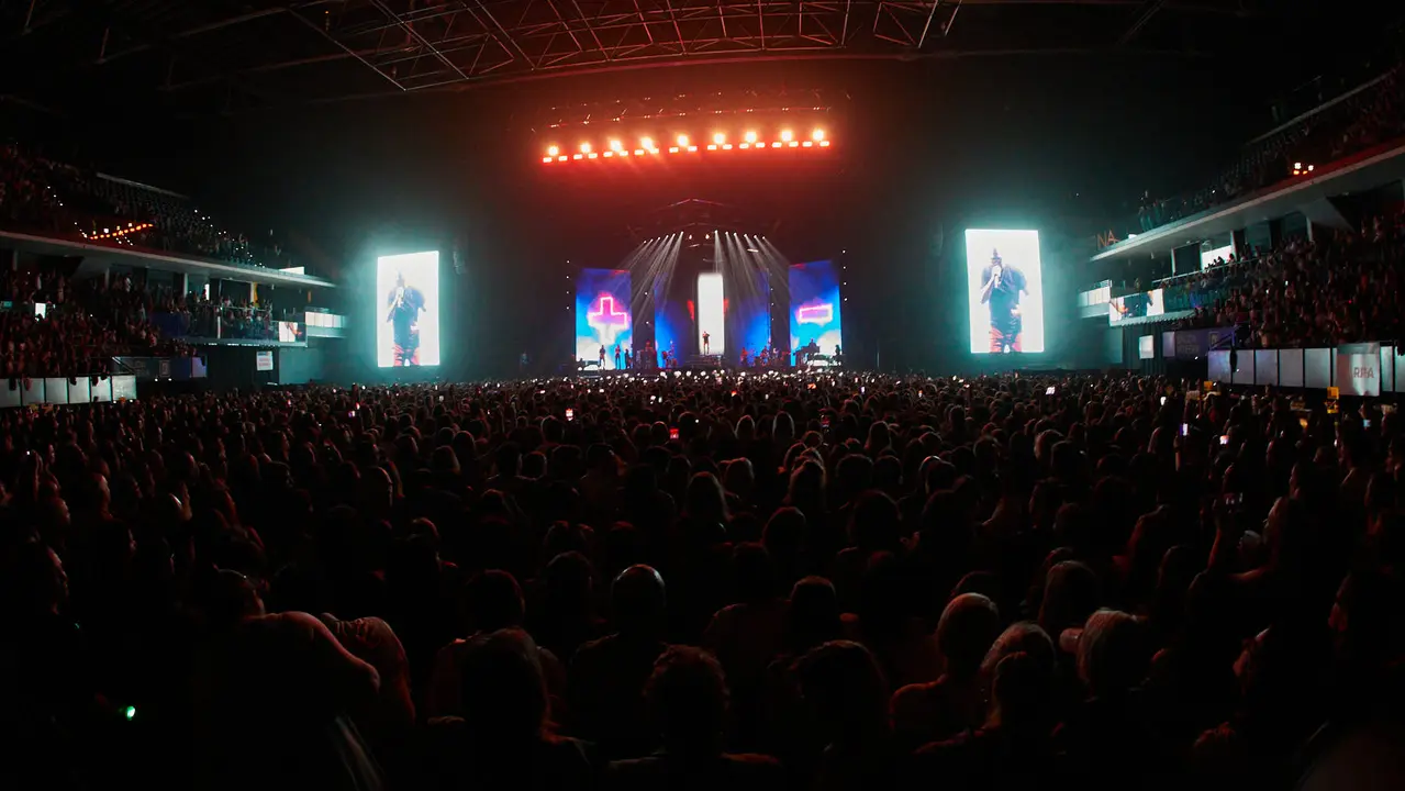 Pamplona, Navarra. España. 3 junio 2023. Música. Concierto en vivo.
El cantante Alejandro Sanz inicia la segunda parte de su gira «Sanz en Vivo» en el pabellón Navarra Arena de Pamplona con un concierto que ha tomado especial importancia después de que el pasado 27 de mayo el artista dijera en sus redes sociales que no se encontraba bien de ánimo pero que quería seguir adelante con la gira, en Pamplona a 3 de junio de 2023. Crédito: Iñigo Alzugaray / Cordon Press
Pamplona, Navarra. Spain. 3rd June 2023. Music. Live Concert.
The singer Alejandro Sanz begins the second part of his "Sanz en Vivo" tour in the Navarra Arena pavilion in Pamplona with a concert that has taken on special importance after the artist said on his social networks on May 27 that he was not in good spirits but wanted to go ahead with the tour, in Pamplona (Spain) on June 3, 2023. Credit: Iñigo Alzugaray / Cordon Press