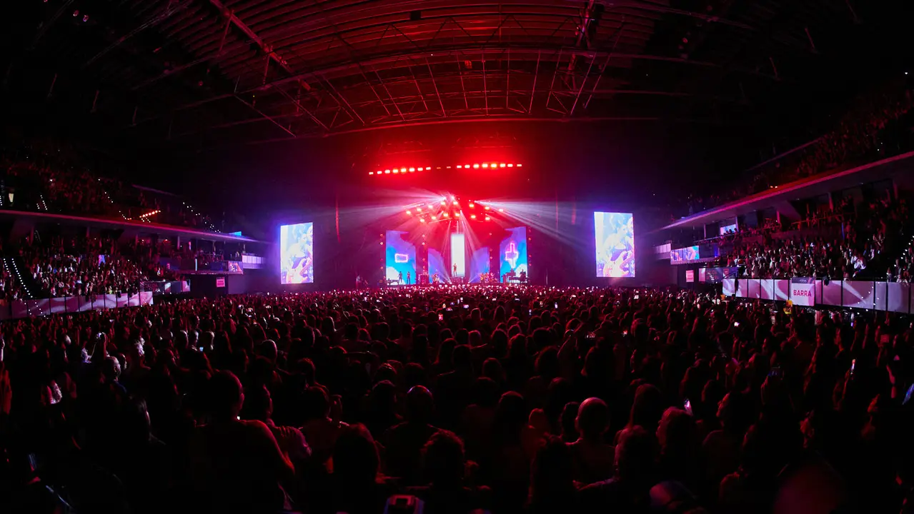 Pamplona, Navarra. España. 3 junio 2023. Música. Concierto en vivo.
El cantante Alejandro Sanz inicia la segunda parte de su gira «Sanz en Vivo» en el pabellón Navarra Arena de Pamplona con un concierto que ha tomado especial importancia después de que el pasado 27 de mayo el artista dijera en sus redes sociales que no se encontraba bien de ánimo pero que quería seguir adelante con la gira, en Pamplona a 3 de junio de 2023. Crédito: Iñigo Alzugaray / Cordon Press
Pamplona, Navarra. Spain. 3rd June 2023. Music. Live Concert.
The singer Alejandro Sanz begins the second part of his "Sanz en Vivo" tour in the Navarra Arena pavilion in Pamplona with a concert that has taken on special importance after the artist said on his social networks on May 27 that he was not in good spirits but wanted to go ahead with the tour, in Pamplona (Spain) on June 3, 2023. Credit: Iñigo Alzugaray / Cordon Press