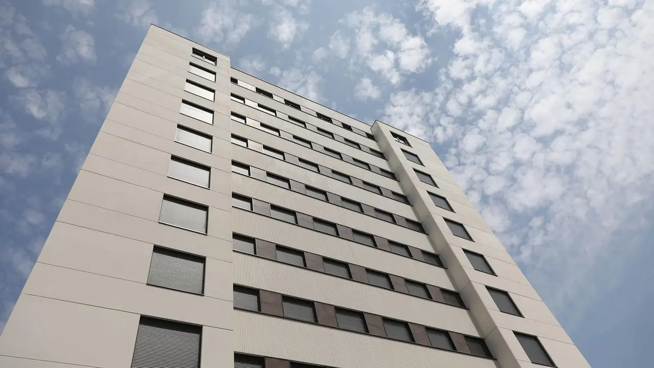 Imagen de archivo de un bloque de viviendas de protecci&oacute;n oficial ( VPO ) en el barrio pamplon&eacute;s de Lezkairu. GOBIERNO DE NAVARRA