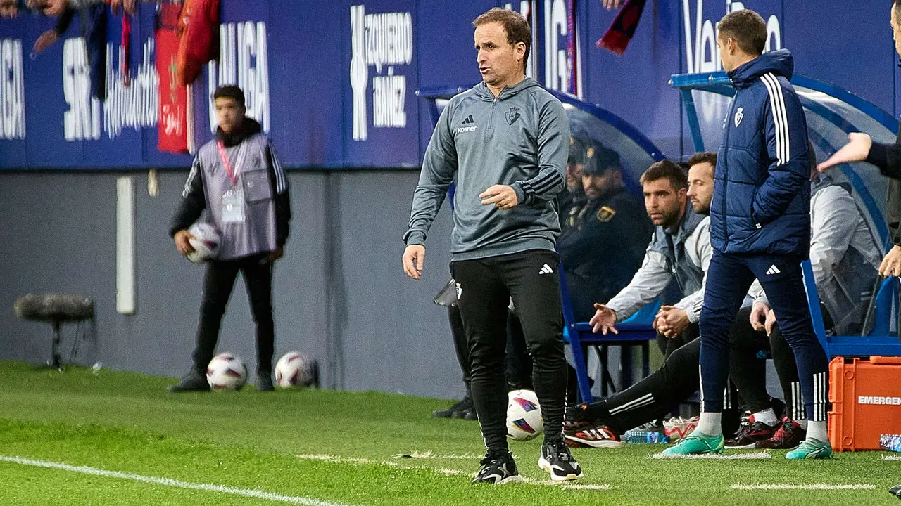 Jagoba Arrasate (entrenador CA Osasuna) durante el partido de La Liga EA Sports entre CA Osasuna y Girona FC disputado en el estadio de El Sadar en Pamplona. IÑIGO ALZUGARAY