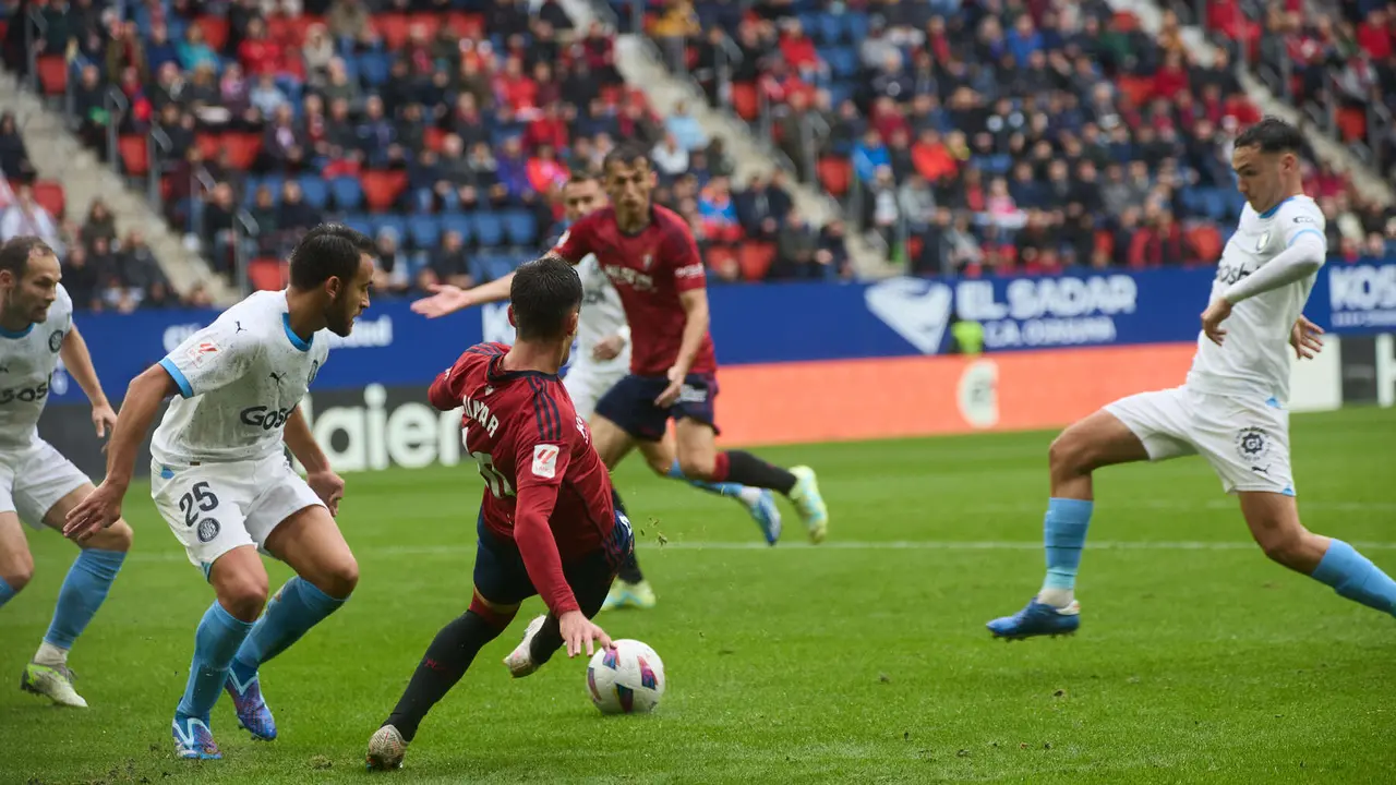 Partido de La Liga EA Sports entre CA Osasuna y Girona FC disputado en el estadio de El Sadar en Pamplona. IÑIGO ALZUGARAY