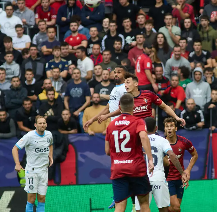 Partido de La Liga EA Sports entre CA Osasuna y Girona FC disputado en el estadio de El Sadar en Pamplona. IÑIGO ALZUGARAY
