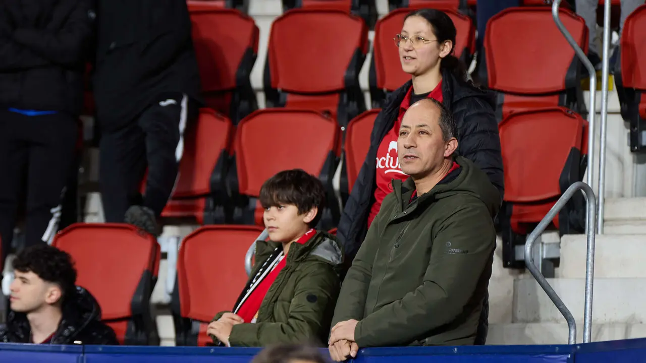 La grada del estadio de El Sadar durante el partido de La Liga EA Sports entre CA Osasuna y Athletic Club disputado en Pamplona. IÑIGO ALZUGARAY
