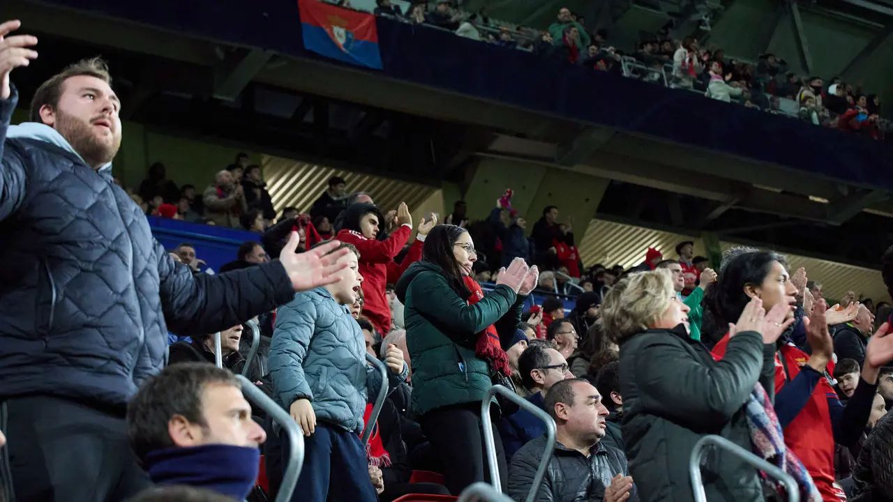 La grada del estadio de El Sadar durante el partido de La Liga EA Sports entre CA Osasuna y Athletic Club disputado en Pamplona. IÑIGO ALZUGARAY
