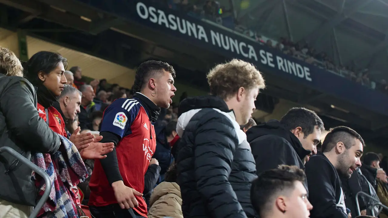 La grada del estadio de El Sadar durante el partido de La Liga EA Sports entre CA Osasuna y Athletic Club disputado en Pamplona. IÑIGO ALZUGARAY