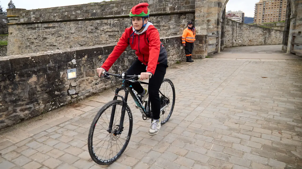 XIII Carrera Infantil de la Navidad en la Ciudadela de Pamplona. IÑIGO ALZUGARAY