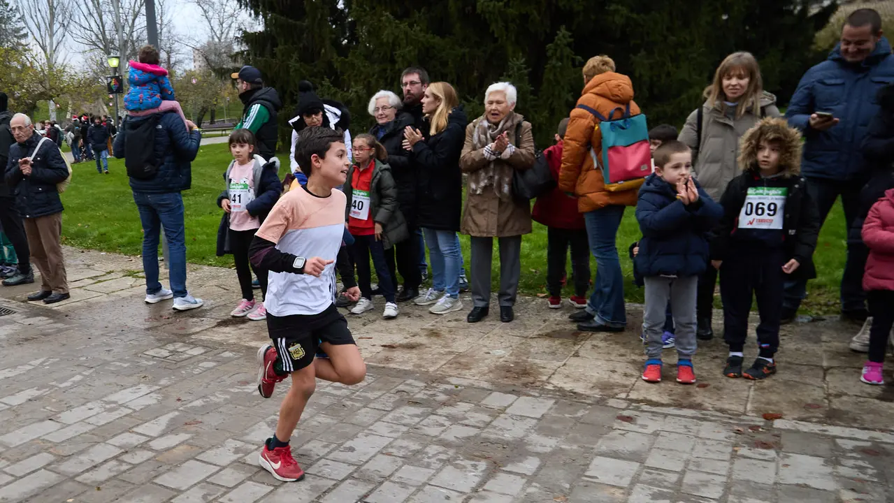 XIII Carrera Infantil de la Navidad en la Ciudadela de Pamplona. IÑIGO ALZUGARAY