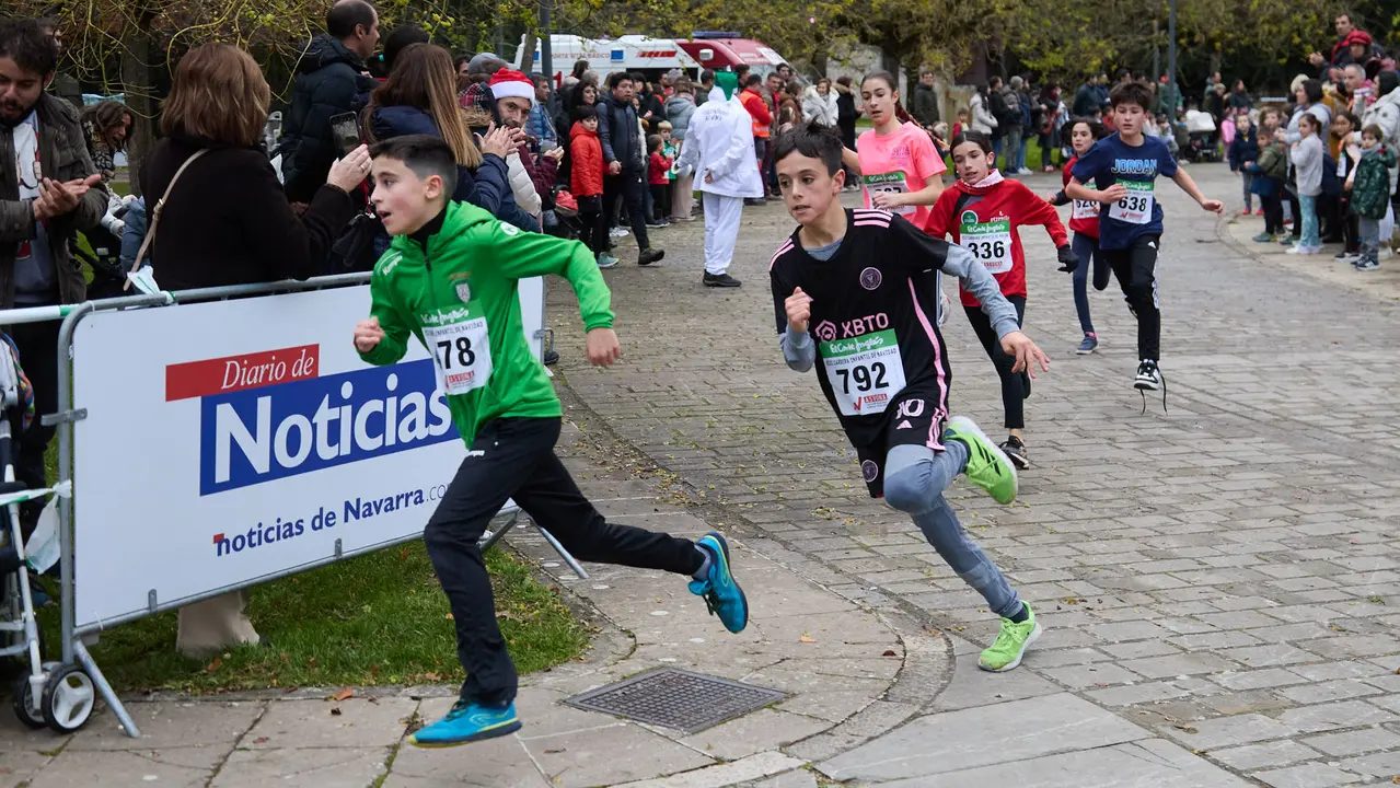 XIII Carrera Infantil de la Navidad en la Ciudadela de Pamplona. IÑIGO ALZUGARAY