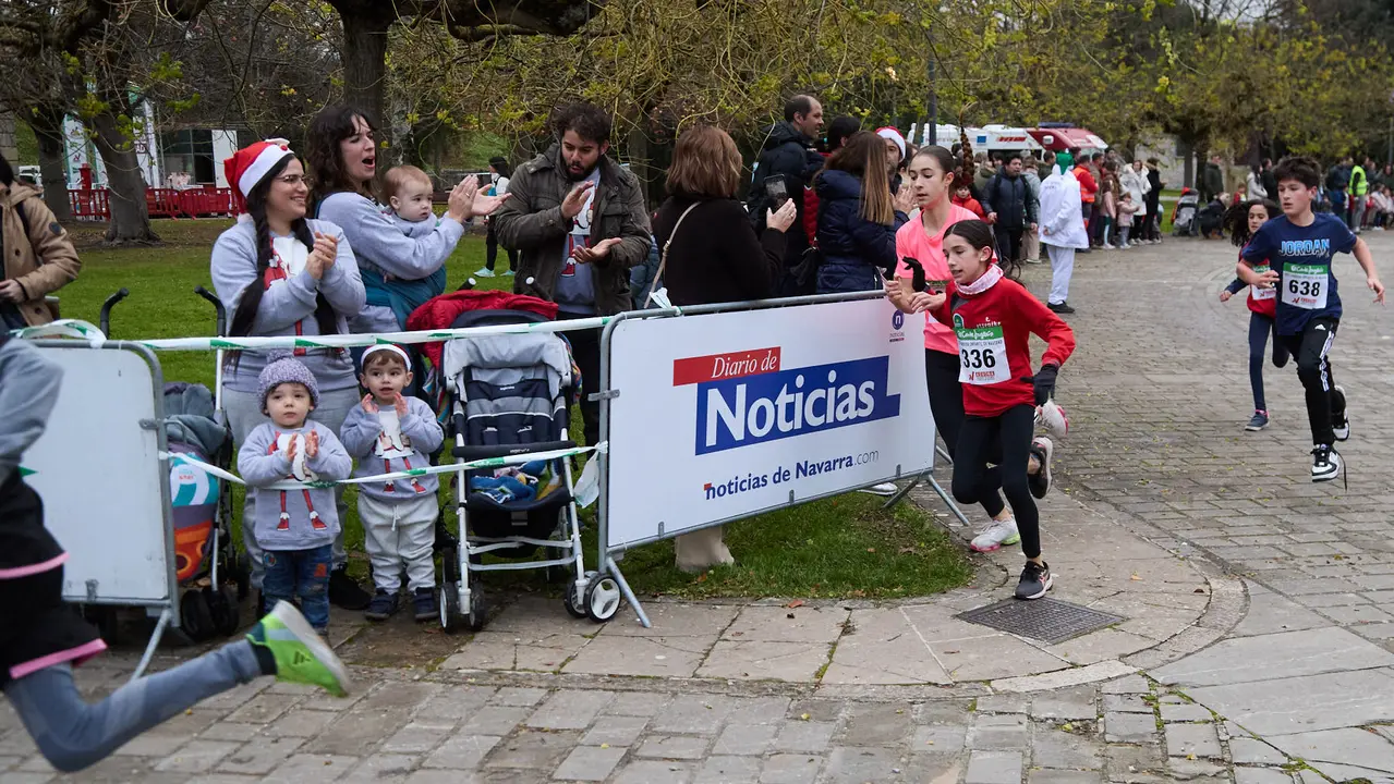 XIII Carrera Infantil de la Navidad en la Ciudadela de Pamplona. IÑIGO ALZUGARAY
