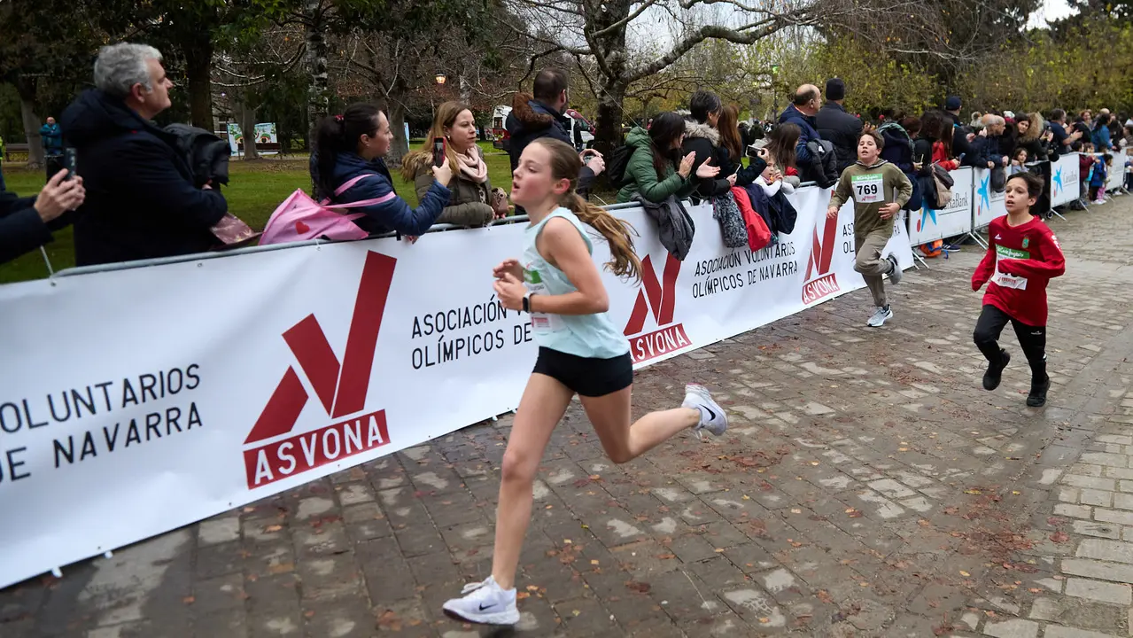 XIII Carrera Infantil de la Navidad en la Ciudadela de Pamplona. IÑIGO ALZUGARAY