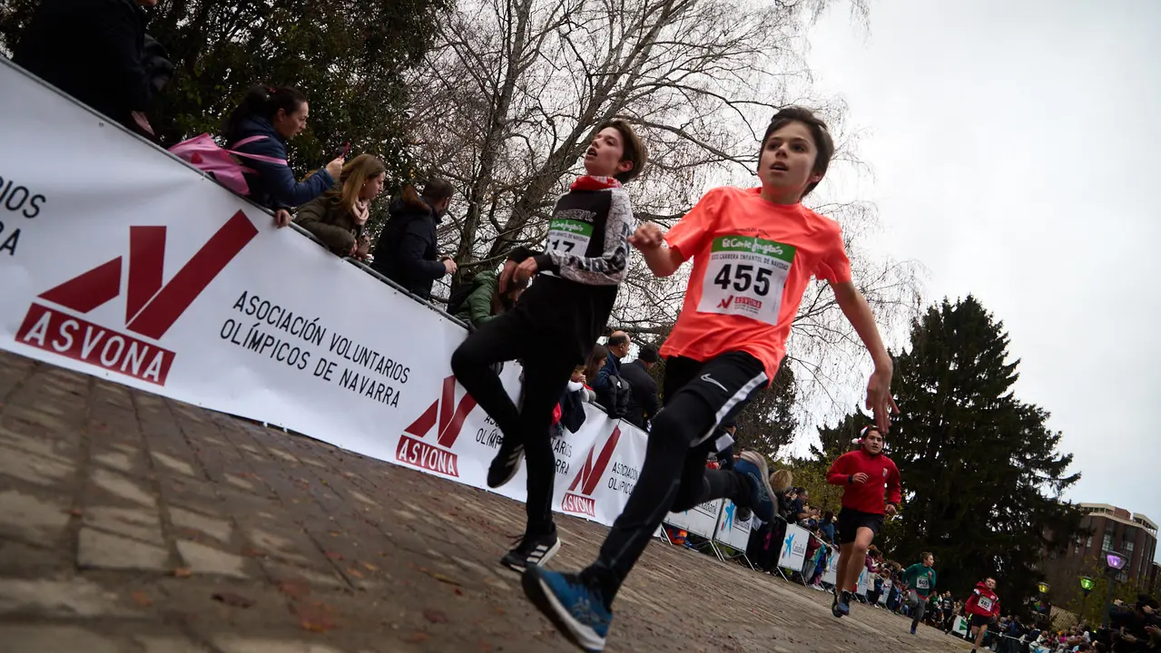 XIII Carrera Infantil de la Navidad en la Ciudadela de Pamplona. IÑIGO ALZUGARAY