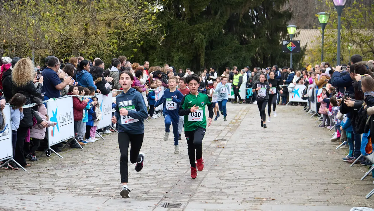 XIII Carrera Infantil de la Navidad en la Ciudadela de Pamplona. IÑIGO ALZUGARAY