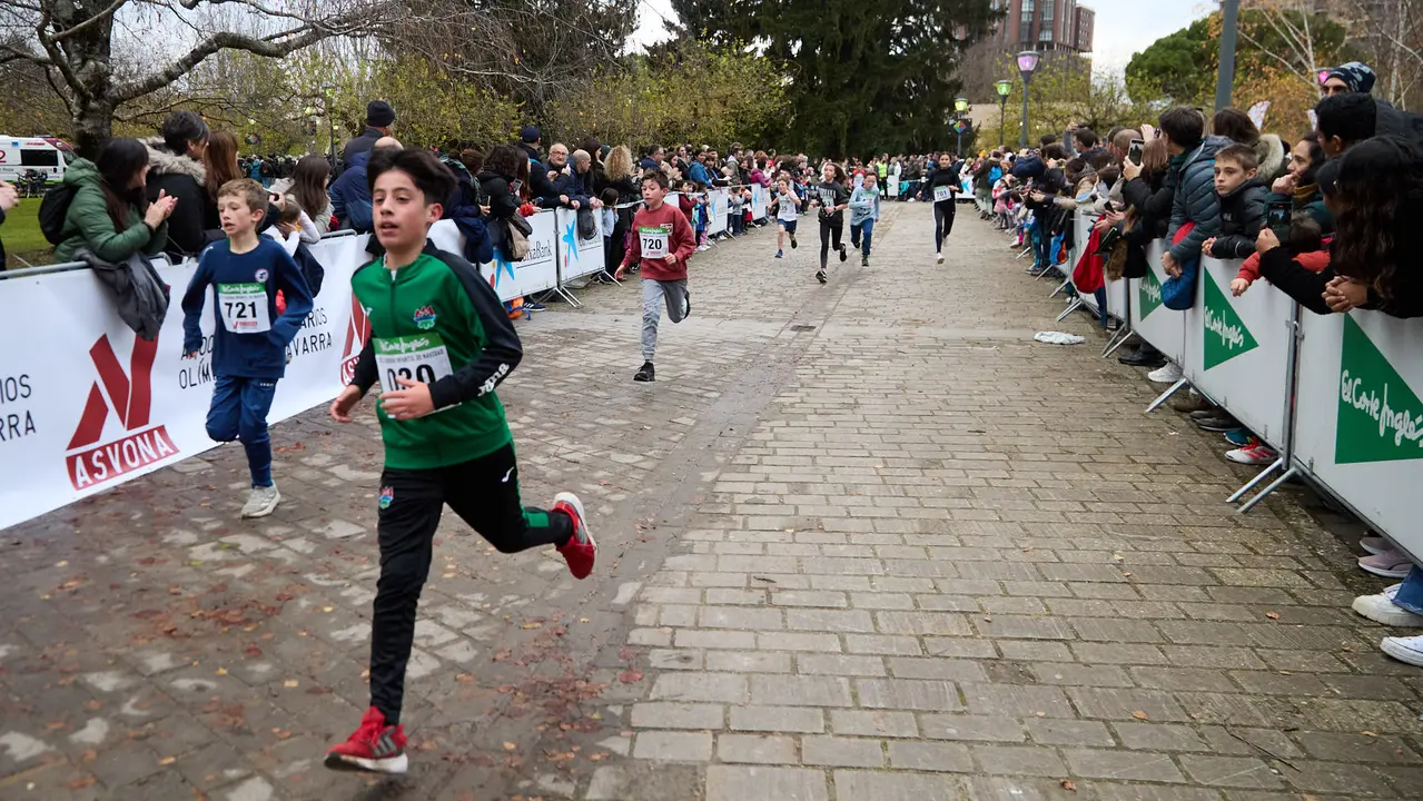 XIII Carrera Infantil de la Navidad en la Ciudadela de Pamplona. IÑIGO ALZUGARAY