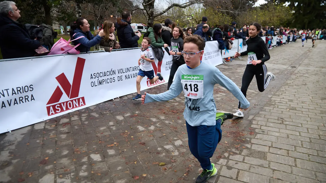 XIII Carrera Infantil de la Navidad en la Ciudadela de Pamplona. IÑIGO ALZUGARAY