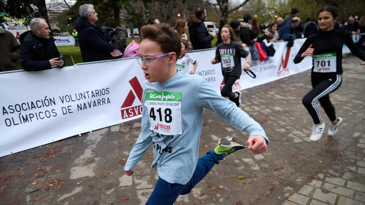 XIII Carrera Infantil de la Navidad en la Ciudadela de Pamplona. IÑIGO ALZUGARAY