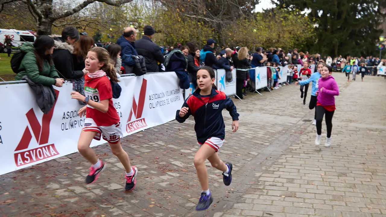 XIII Carrera Infantil de la Navidad en la Ciudadela de Pamplona. IÑIGO ALZUGARAY